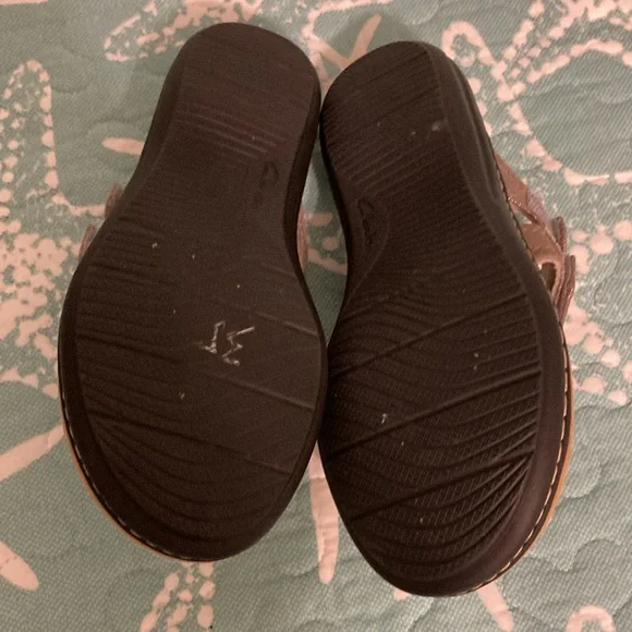 NWT-Clark’s Collection Ultimate Comfort Foot bed. Size: 5.5 color: Champagne. - Picture 3 of 6